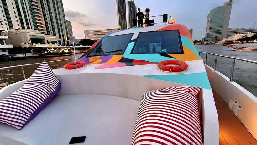 Bangkok : Chaophraya Booze Cruise – Drinks Onboard - Price and value: what $17 gets you in Bangkok