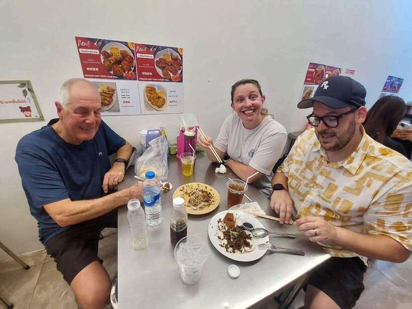 Bangkok: Chinatown Food Tour with Michelin Food Stalls - Comfort, crowds, and who should book this