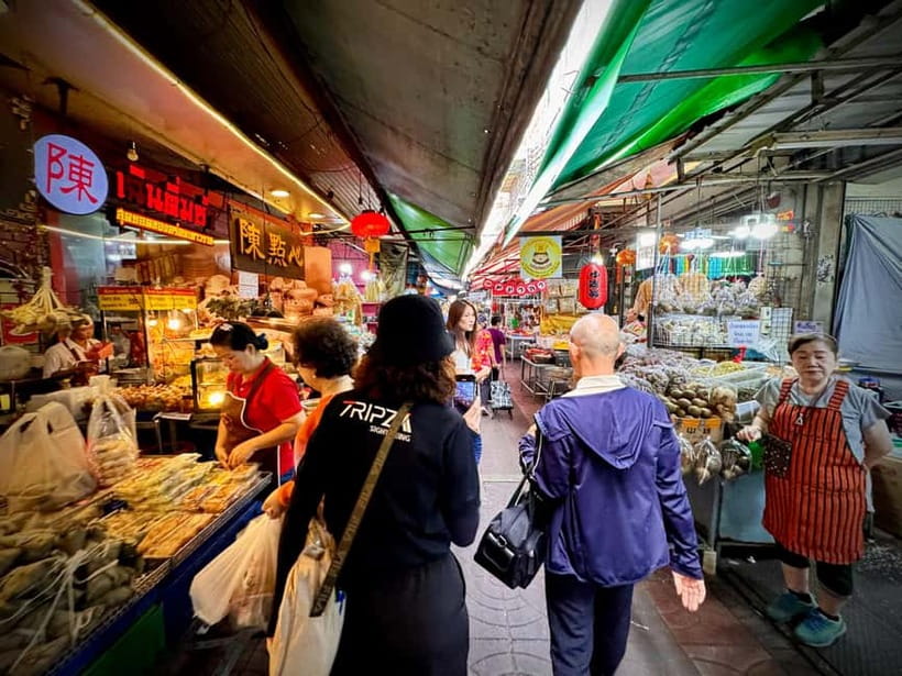 Bangkok: Chinatown & Taladnoi Street Art Guided Walking Tour - Talad Noi ironworks alleys: craft history in small spaces
