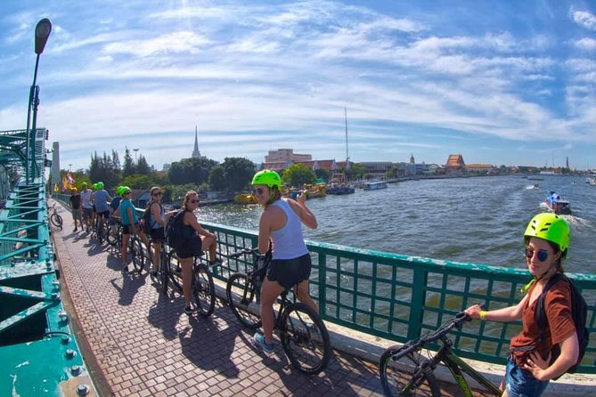 Bangkok City Bike Tour - Hotel-pickup & Lunch - Crossing to Chinatown by local ferry
