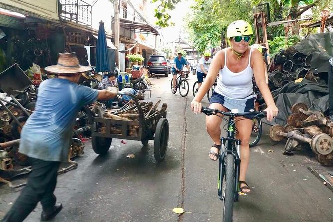 Bangkok City Bike Tour - Hotel-pickup & Lunch - Pak Khlong Flower Talat: what to expect at Bangkok’s giant market
