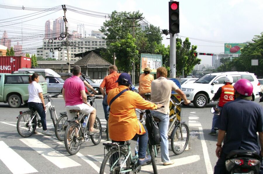 Bangkok: City Culture half-day Bike Tour - Lunch in a Local Shop, Then Back Through Smaller Streets
