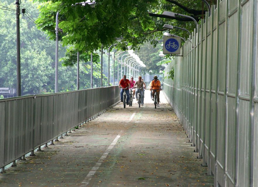 Bangkok: City Culture half-day Bike Tour - Riding Through the Train-Graveyard and Working-Class Neighborhoods