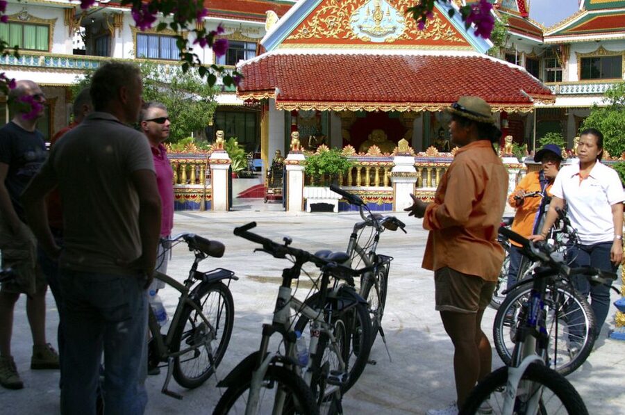 Bangkok: City Culture half-day Bike Tour - Crossing Into New Bangkok, Then Finding Benjakitti Forest Park Calm