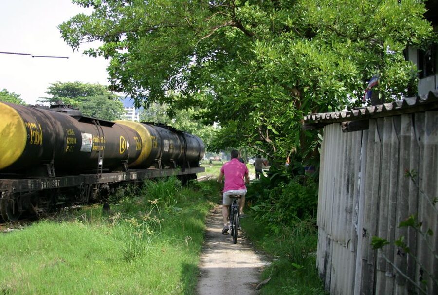 Bangkok: City Culture half-day Bike Tour - The Green Mile Between Parks, Plus a Glimpse of Wireless Road