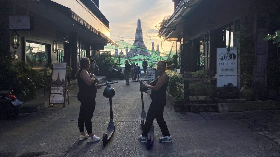 Bangkok: City Highlights Electric Scooter Tour - Wat Ratchanatdaram: a temple stop that’s built into your movement