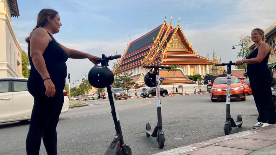 Bangkok: City Highlights Electric Scooter Tour - Flower market time and everyday street life