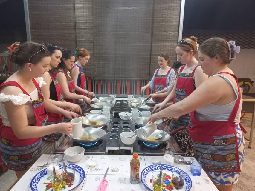 Bangkok: Cook authentic Thai food with Smart Cook - A 100-year teak home in Bangkok old city (not a generic cooking studio)
