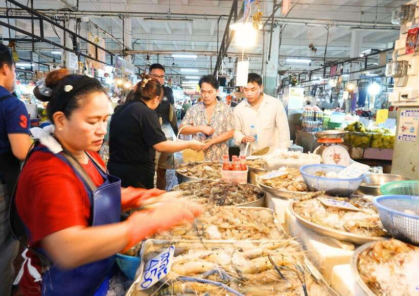 Bangkok: Cooking Class + Tuk Tuk Ride + Market Tour - The shared tuk-tuk ride: fun, fast, and practical