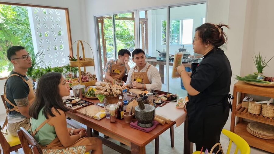 Bangkok: Cooking Class + Tuk Tuk Ride + Market Tour - What you learn while you shop (and why it matters)