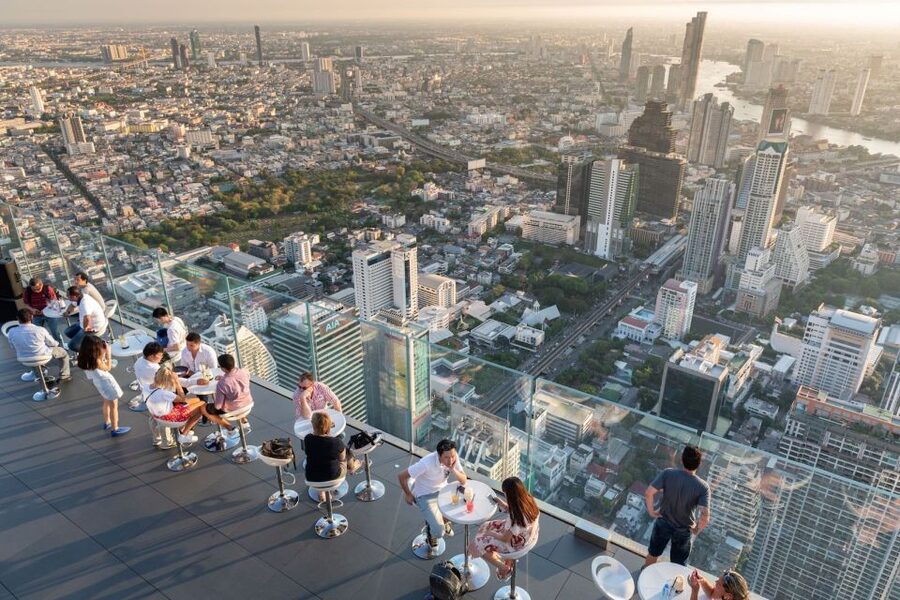 Bangkok: Damnoen Saduak, Train Market & Mahanakhon Day Trip - How to shop and snack without getting overwhelmed