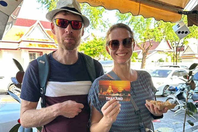 Bangkok Day Tour: Food, Temple & Tuk-Tuk - Talat Noi: street art, alley walks, and Chinese shophouses