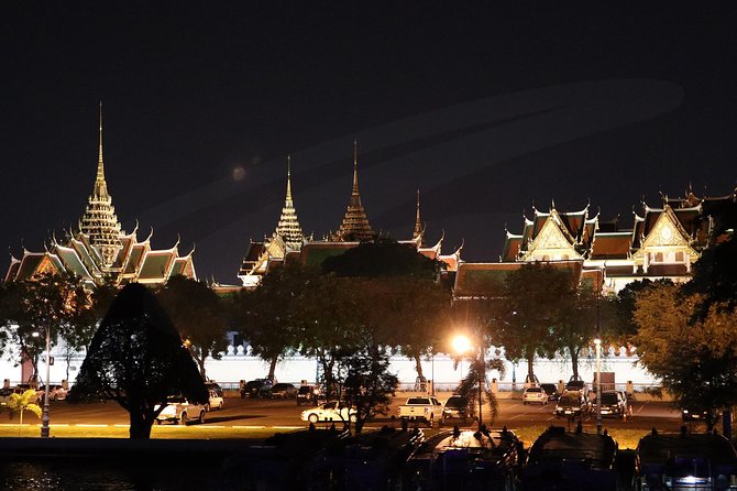 Bangkok Dinner Cruise on the Chao Phraya River - The river route: Wat Arun, the Grand Palace, and more Bangkok landmarks