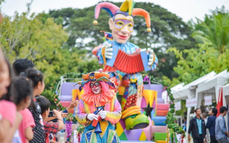 Bangkok: Dream World Entrance Ticket - Timing Your Day: Staying Ahead of Lines and Long Orders
