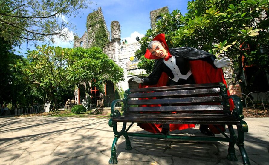 Bangkok: Dream World Entrance Ticket - Dream Garden: Cable Car or Train Views and the Seven Wonders