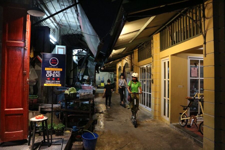 Bangkok: E-Scooter Night Tour with Local Street Food - Price and Value: Is $39 for a 3-Hour Night Scooter Tour Reasonable?
