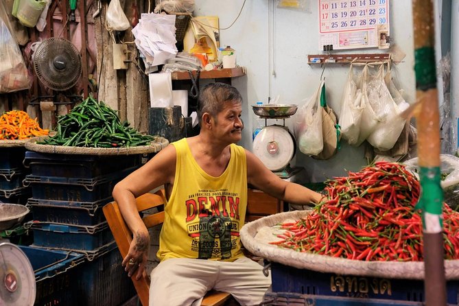 Bangkok Electric Tuk Tuk: Thonburi, Wang Lang & Food Tour - Wang Lang Market: food tasting plus Grand Palace river views
