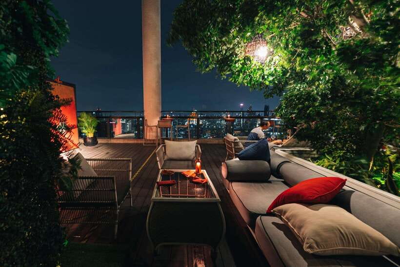 Bangkok: Enjoy Fine Thai Food with Panoramic Rooftop Views - Your 90-Minute Plan: How the Evening Usually Flows