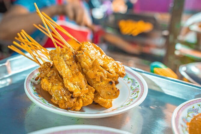 Bangkok Evening Food Tour by Tuktuk - Group size and how it changes the experience