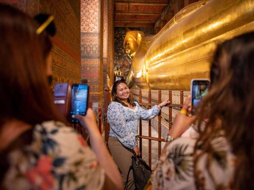 Bangkok: Evening Tour with Wat Arun, Wat Pho & Tuk Tuk Ride - Start at Tha Tian Pier, then glide into the temple circuit