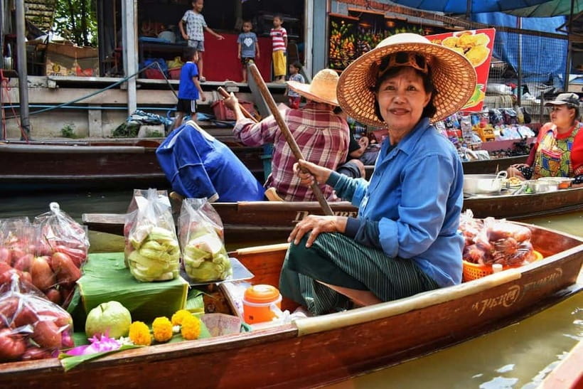 Bangkok: Famous Markets and Dragon Temple Guided Day Tour - Wat Samphran Dragon Temple: the climb is the story