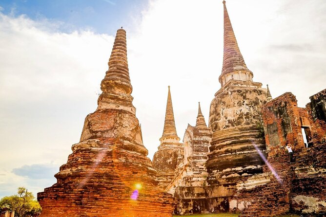 Bangkok Famous Temples sightseeing with Chinatown - Lunch Timing and Food Costs: What You Should Confirm
