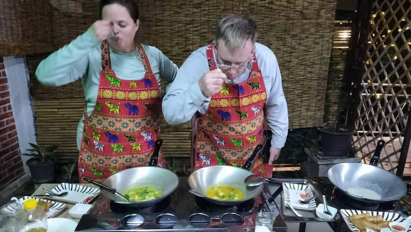 Bangkok: Favourite Thai Flavors Cooking Class by Smart Cook - Where it starts: the teak-wood house meeting point (and how not to stress)