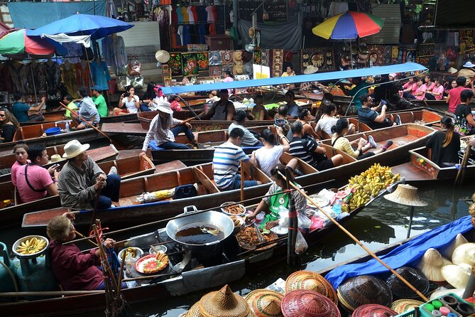Bangkok: Floating Market and Train Tour with Guide in Spanish and English - Boat fit and your body comfort on the water
