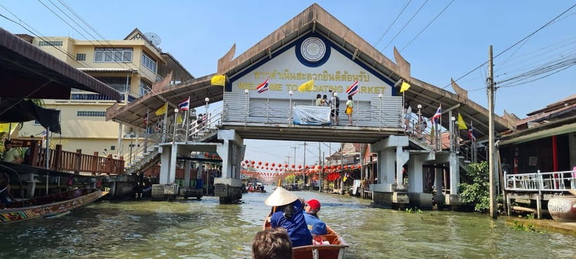 Bangkok: Floating Market & Maeklong Markets Private Transfer - Damnoen Saduak Floating Market: Longtail Boats and Narrow Canals