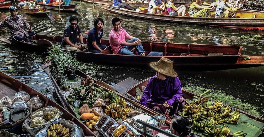Bangkok: Floating Market & Maeklong Markets Private Transfer - Maeklong Railway Market: The Umbrellas That Vanish for the Train