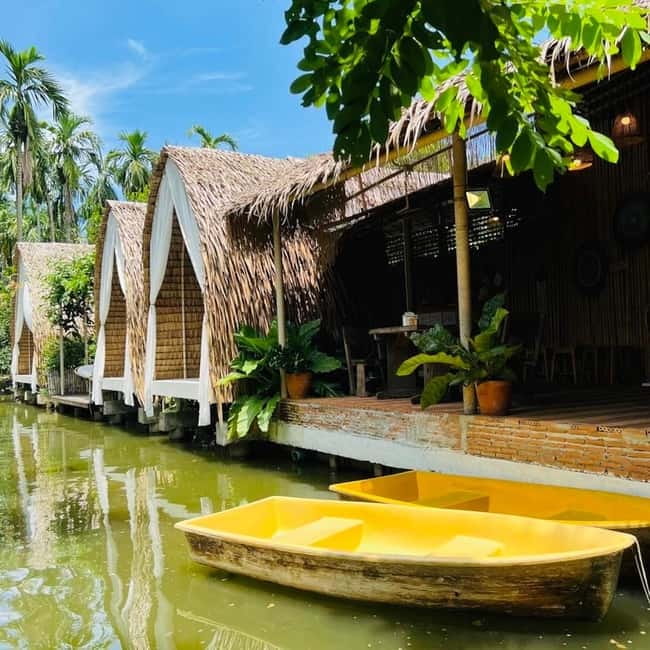 Bangkok: Floating Market, Phra Pathom Pagoda & Cafes Tour - Phra Pathom Chedi: Thailand’s tallest stupa and a calmer pace