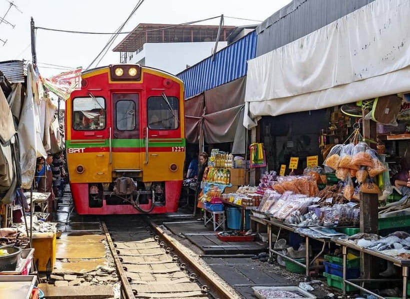 Bangkok: Floating Market & Railway Market with Hotel Pick Up - Damnoen Saduak Floating Market: canal life plus a famous movie setting