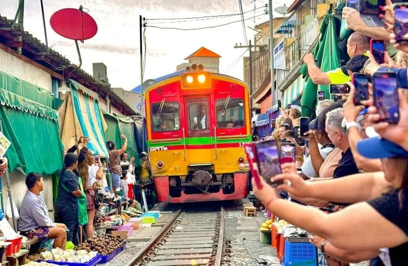 Bangkok: Floating Market & Railway Market with Hotel Pick Up - What you can do at Damnoen Saduak: shopping, fruit, and on-the-water snacks