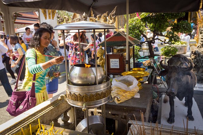 Bangkok Food Tour with a Local: China Town Feast for Foodies 100% Personalized - What You’ll Taste: Papaya Salad, Oyster Omelets, Roast Duck, and More
