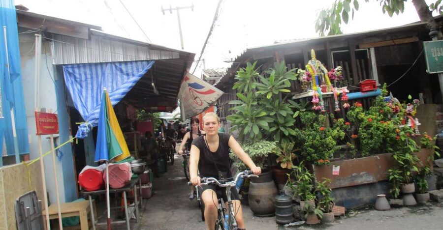 Bangkok Full-Day Bike Tour with Boat Transfer and Lunch - Meeting point at Sukhumvit 26, and how the day starts