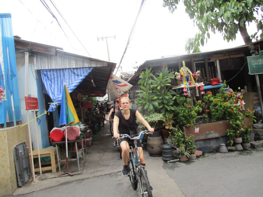 Bangkok Full-Day Bike Tour with Boat Transfer and Lunch - The fresh food market stop you’ll remember