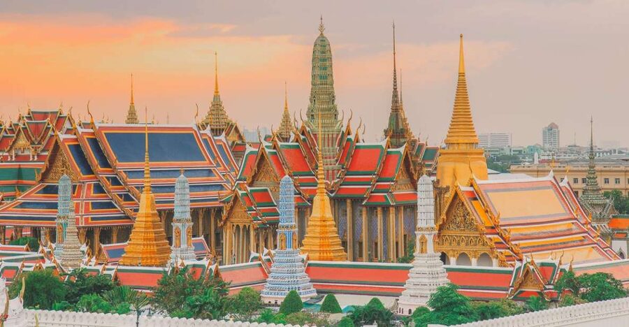 Bangkok: Grand Palace and Emerald Buddha Half-Day Tour - Dress code and what to bring, so you don’t get turned away