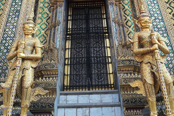 Bangkok Grand Palace and Emerald Buddha Tour - The Grand Palace Walking Hour: Royal Halls, Murals, and the Royal Craft