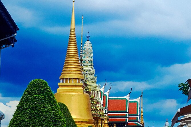 Bangkok Grand Palace and Temples Private Tour - Grand Palace courtyards: scale, symbols, and photo moments
