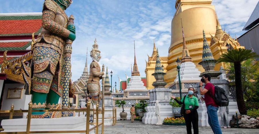 Bangkok: Grand Palace and Wat Arun Guided Walking Tour - Why Grand Palace and Wat Arun Fit Together in 3 Hours