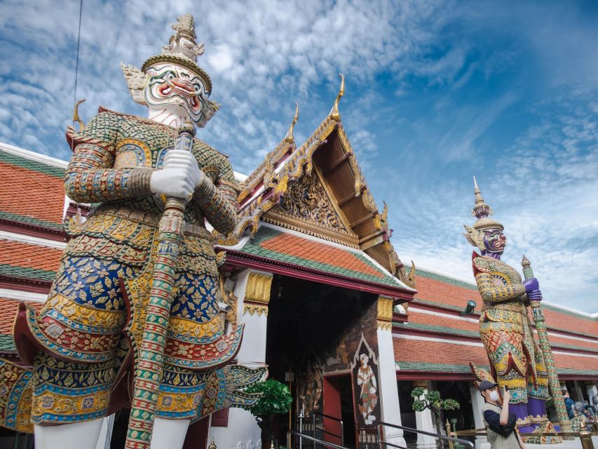 Bangkok: Grand Palace and Wat Arun Guided Walking Tour - Wat Arun: Getting Great Photos Without Rushing the Meaning