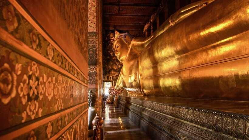 Bangkok: Grand Palace, Wat Pho, and Wat Arun Guided Tour - Crowd reality and how to keep the day comfortable