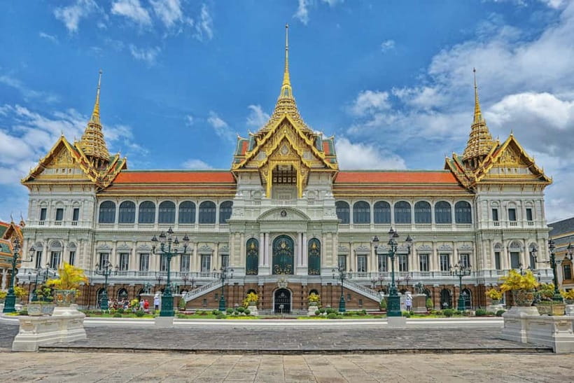 Bangkok: Grand Palace, Wat Pho, Wat Arun Sacred & Local Tour - Key highlights to focus on