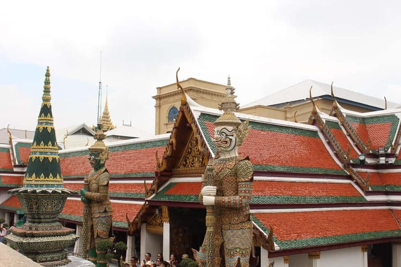 Bangkok: Grand Palace, Wat Pho, Wat Arun Sacred & Local Tour - Wat Arun (Temple of Dawn): porcelain spires and river views you can frame fast