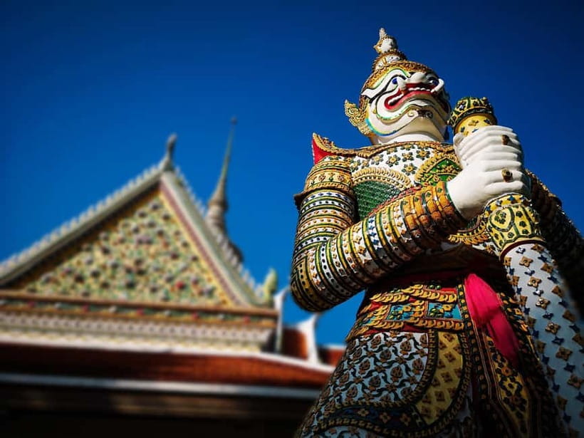 Bangkok: Grand Palace, Wat Pho, Wat Arun Sacred & Local Tour - Pak Khlong Talat flower market finish: Bangkok by the nose, not just the eyes