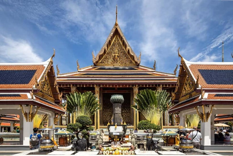Bangkok: Grand Palace, Wat Pho, Wat Arun Sacred & Local Tour - Transport choices: why tuk tuk and ferry make your day easier