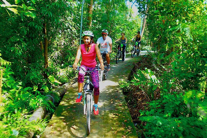Bangkok Green Oasis 4-Hour Bike Tour with Boat Ride - Guides matter: English clarity, friendly pace, and real Bangkok context