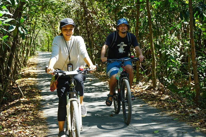 Bangkok Green Oasis Nature Bike Tour - Bike, insurance, and the built-in photo plan