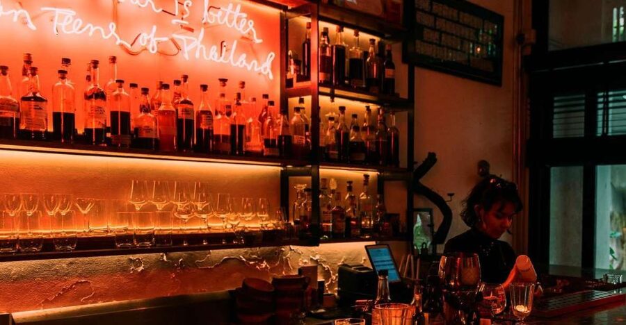 Bangkok: Guided Bar Hopping Night Tour with Private Option - Stop 1: TEP BAR and Thai herb cocktails in a polished room