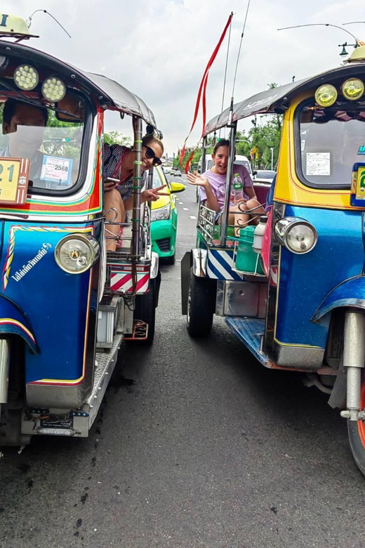 Bangkok: Guided Tour in a Typical Thai Tuk-Tuk - Wat Suthat and the Giant Swing: why this photo stop feels more special than it looks